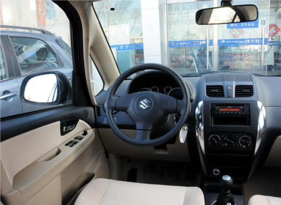 天语 尚悦 2011款 1.6L 手动舒适型 中控类   驾驶位