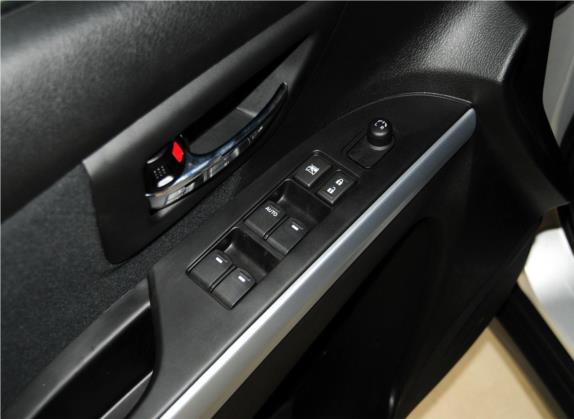 锋驭 2014款 1.6L 手动两驱进取型 车厢座椅   门窗控制