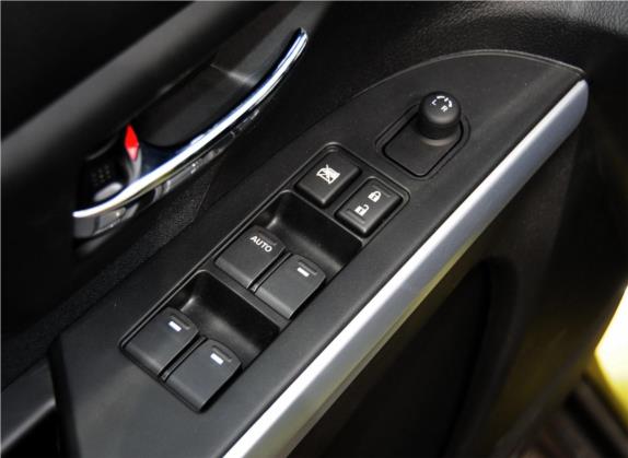 锋驭 2014款 1.6L CVT两驱进取型 车厢座椅   门窗控制