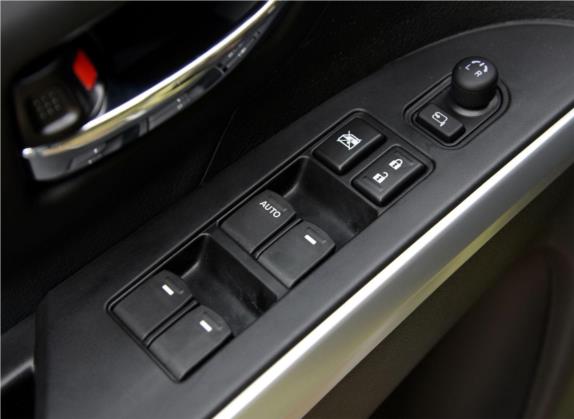 锋驭 2015款 1.4T 自动四驱尊贵型 车厢座椅   门窗控制
