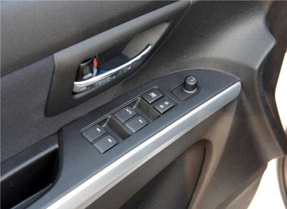 锋驭 2015款 1.6L CVT两驱进取型 车厢座椅   门窗控制