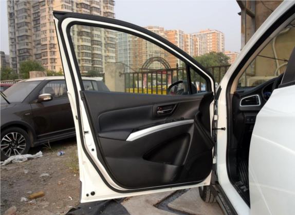 锋驭 2015款 1.6L 手动两驱精英型 车厢座椅   前门板