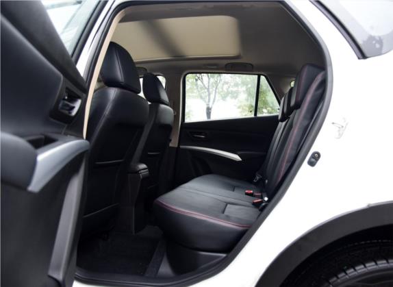 锋驭 2015款 1.6L CVT四驱精英型 车厢座椅   后排空间