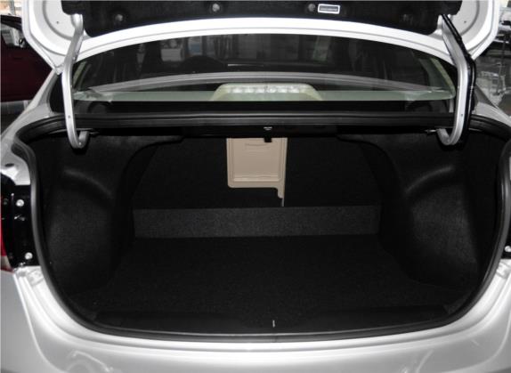 启悦 2015款 1.6L 自动尊享型 车厢座椅   后备厢