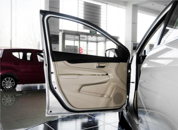 启悦 2015款 1.6L 自动尊享型 车厢座椅   前门板