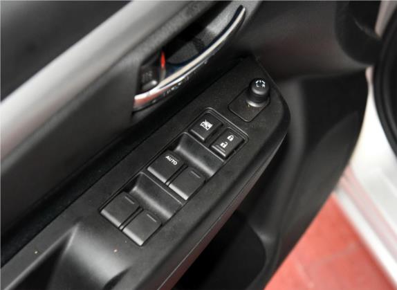 启悦 2015款 1.6L 手动舒享型 车厢座椅   门窗控制