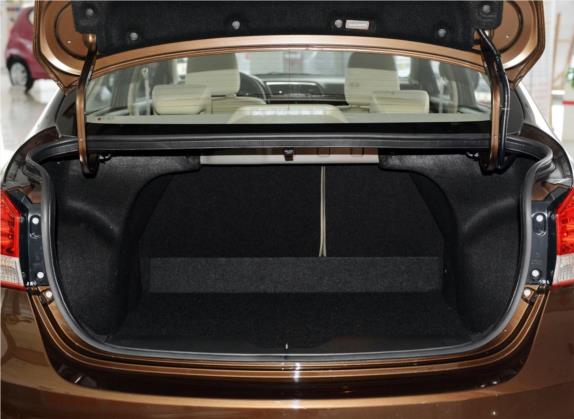 启悦 2015款 1.6L 自动舒享型 车厢座椅   后备厢