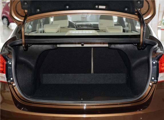 启悦 2015款 1.6L 自动舒享型 车厢座椅   后备厢