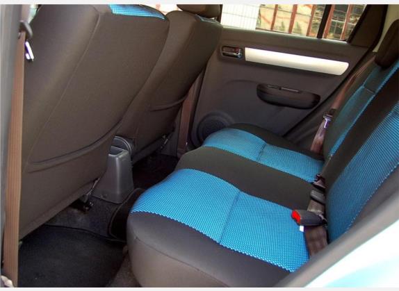 雨燕 2008款 晴蓝 1.3L 手动炫乐版 车厢座椅   后排空间