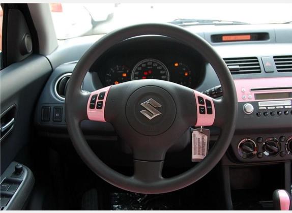 雨燕 2009款 1.5L 自动爱丽丝 中控类   驾驶位