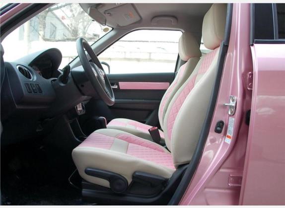 雨燕 2009款 1.5L 自动爱丽丝 车厢座椅   前排空间