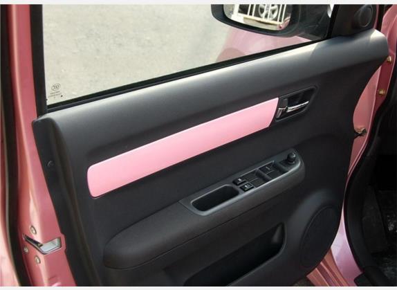 雨燕 2009款 1.5L 自动爱丽丝 车厢座椅   门窗控制