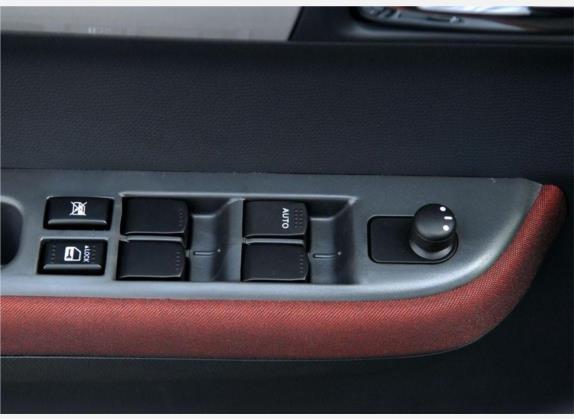 雨燕 2009款 1.5L 自动墨客版 车厢座椅   门窗控制