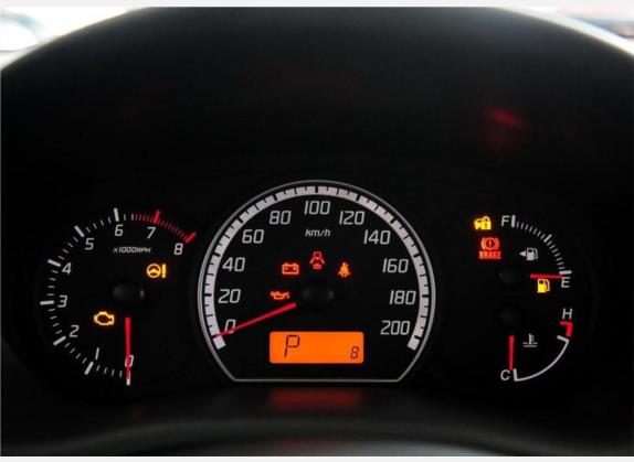 雨燕 2009款 1.5L 自动双色炫锐版 中控类   仪表盘