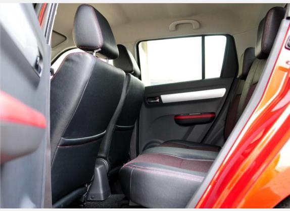 雨燕 2010款 1.5L 自动冠军限量版 车厢座椅   后排空间