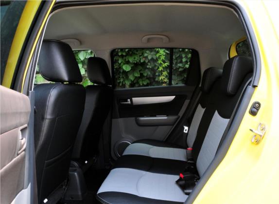 雨燕 2011款 1.5L 手动运动影音版 车厢座椅   后排空间