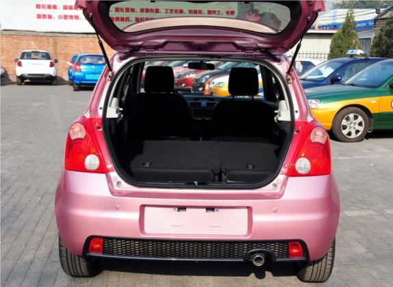 雨燕 2011款 1.5L 自动运动影音版 车厢座椅   后备厢