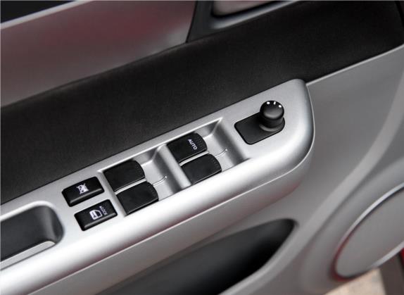 雨燕 2011款 1.5L 自动运动版 车厢座椅   门窗控制