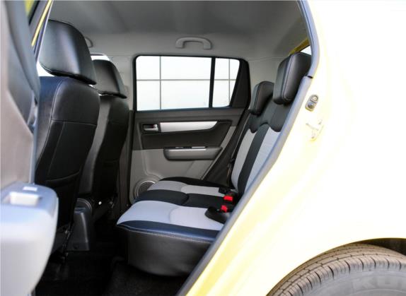 雨燕 2011款 1.5L 手动运动版 车厢座椅   后排空间