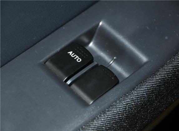雨燕 2011款 1.3L 手动超值版 车厢座椅   门窗控制