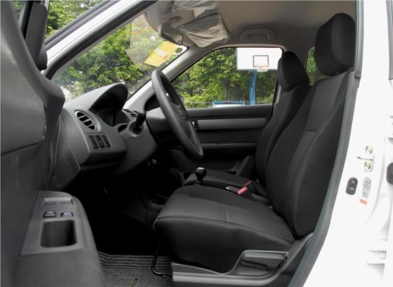 雨燕 2011款 1.5L 手动时尚版 车厢座椅   前排空间