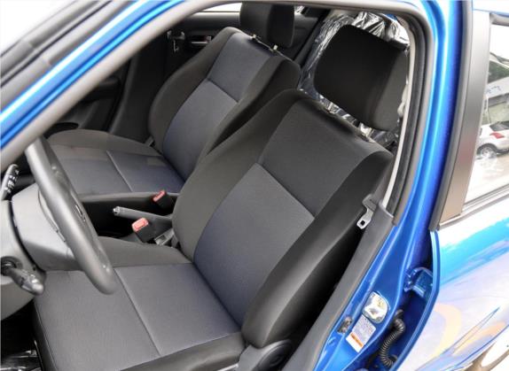 雨燕 2011款 1.5L 自动时尚版 车厢座椅   前排空间