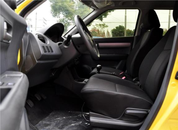 雨燕 2012款 1.3L 手动超值版 车厢座椅   前排空间