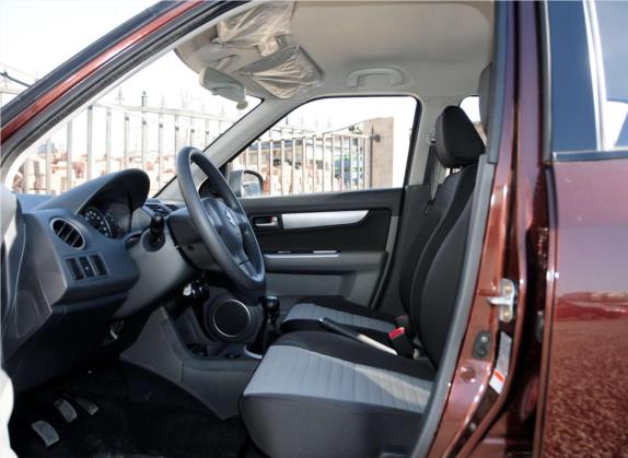 雨燕 2013款 1.5L 手动标准版 车厢座椅   前排空间