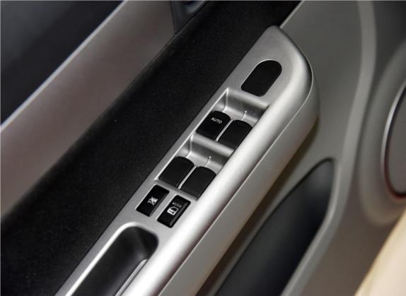 雨燕 2014款 1.3L 手动标准型 车厢座椅   门窗控制