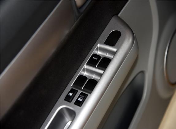 雨燕 2015款 1.5L 自动限定版 车厢座椅   门窗控制