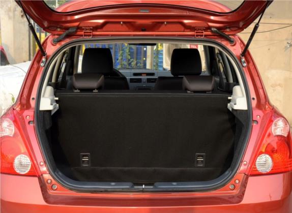 雨燕 2016款 1.5L 手动时尚型 车厢座椅   后备厢