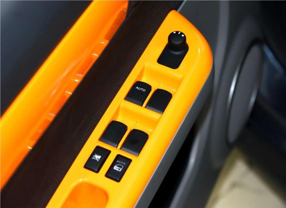 雨燕 2016款 1.5L 自动时尚型酷玩版 车厢座椅   门窗控制