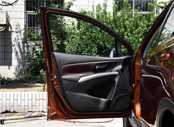 骁途 2017款 1.6L CVT两驱都市进取型 车厢座椅   前门板