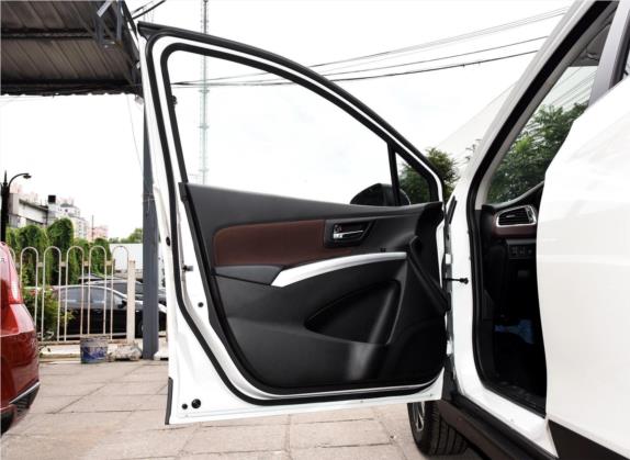骁途 2017款 1.6L CVT两驱都市时尚型 车厢座椅   前门板