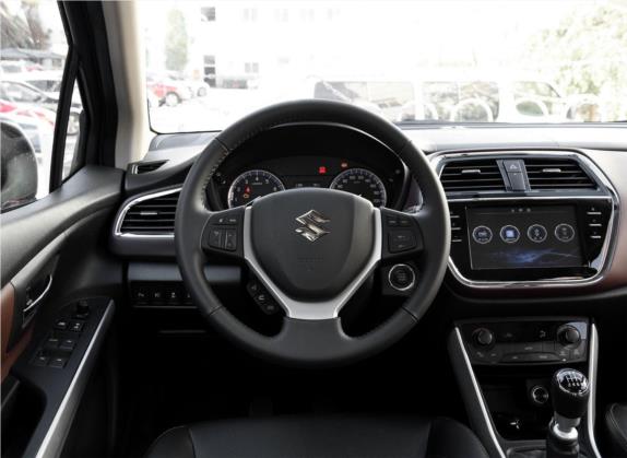 骁途 2017款 1.4T 手动两驱都市尊享型 中控类   驾驶位