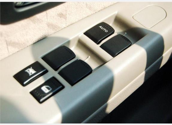 天语 SX4 2006款 三厢 1.6L 手动精英型 车厢座椅   门窗控制
