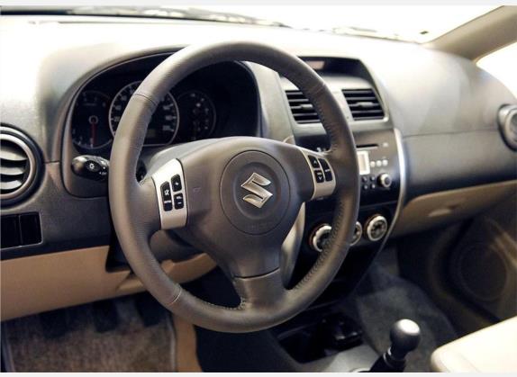 天语 SX4 2006款 三厢 1.6L 手动豪华型 中控类   驾驶位