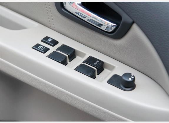 天语 SX4 2007款 两厢 1.6L 手动豪华型 车厢座椅   门窗控制