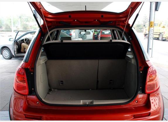 天语 SX4 2007款 两厢 1.6L 自动豪华型 车厢座椅   后备厢