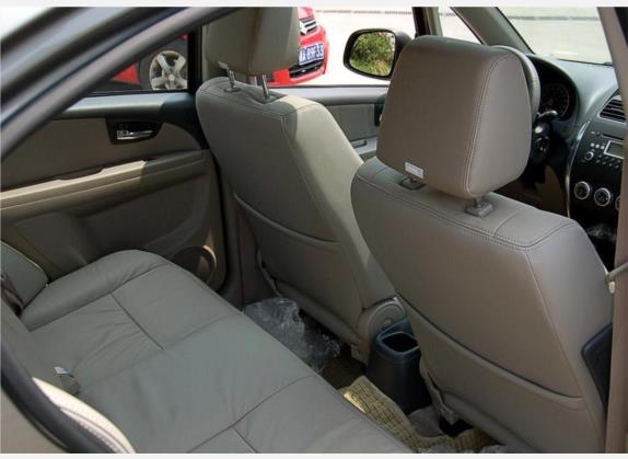 天语 SX4 2008款 三厢 1.6L 自动豪华天窗版 车厢座椅   后排空间