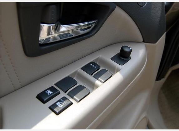 天语 SX4 2008款 三厢 1.6L 自动豪华天窗版 车厢座椅   门窗控制