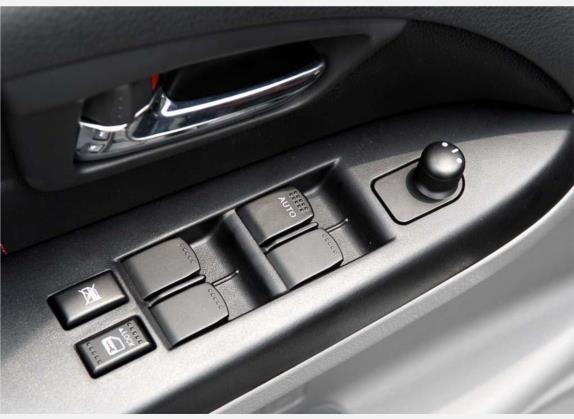 天语 SX4 2008款 两厢 1.6L 手动运动休旅型 车厢座椅   门窗控制