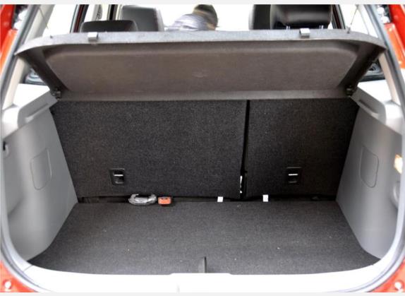 天语 SX4 2009款 两厢 1.8L 自动运动型 车厢座椅   后备厢