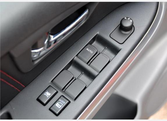 天语 SX4 2009款 两厢 1.8L 自动运动型 车厢座椅   门窗控制