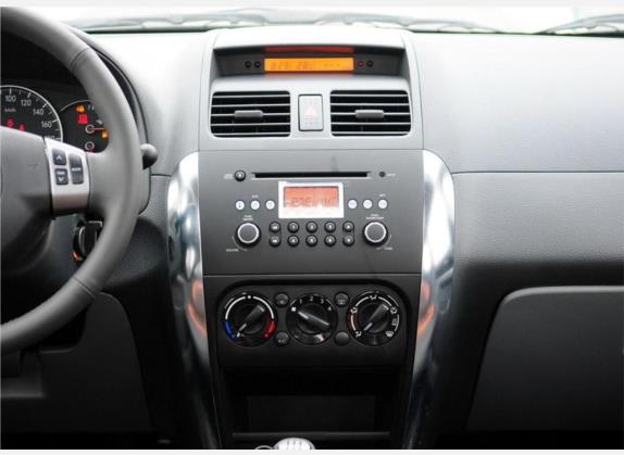 天语 SX4 2010款 两厢 1.6L 手动冠军限量版 中控类   中控台
