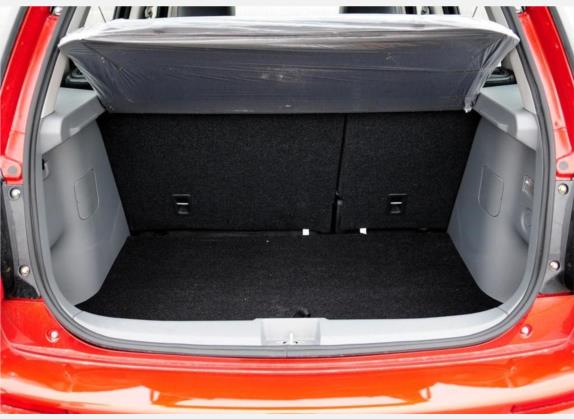 天语 SX4 2010款 两厢 1.6L 手动冠军限量版 车厢座椅   后备厢