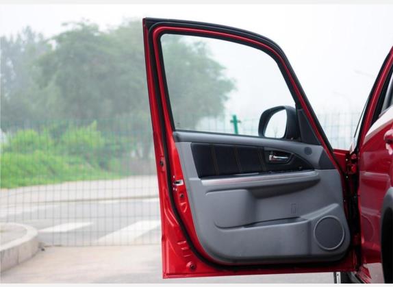 天语 SX4 2010款 两厢 1.6L 手动冠军限量版 车厢座椅   前门板