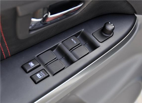天语 SX4 2011款 两厢 1.6L 自动运动型 车厢座椅   门窗控制