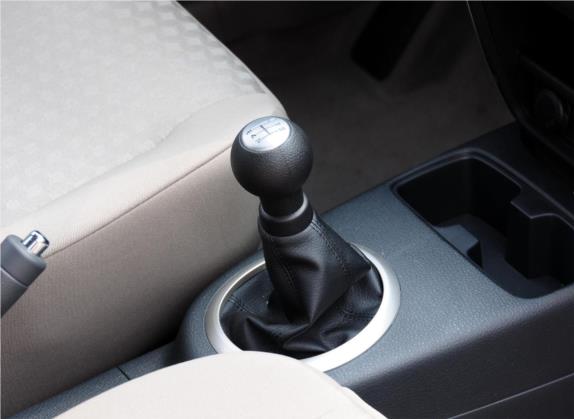 天语 SX4 2011款 改款 1.6L 手动舒适型 中控类   挡把