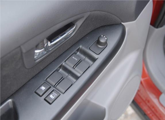 天语 SX4 2011款 改款 1.6L 手动灵动型 车厢座椅   门窗控制
